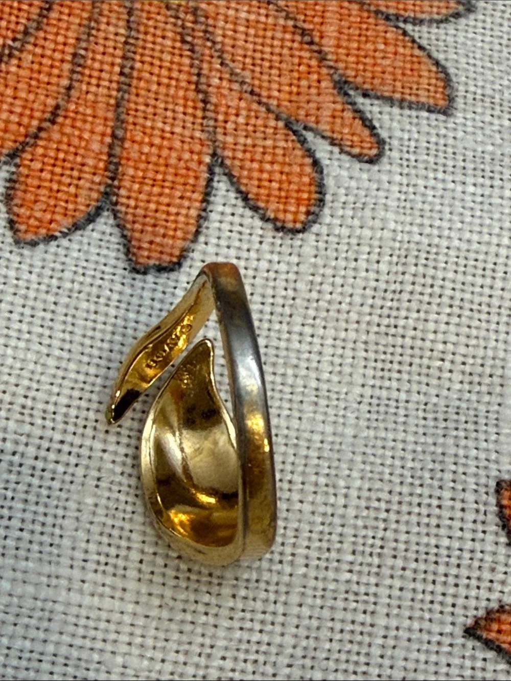Vintage Avon Gold-Tone Green Enamel Leaf Ring with Sparkling Accent